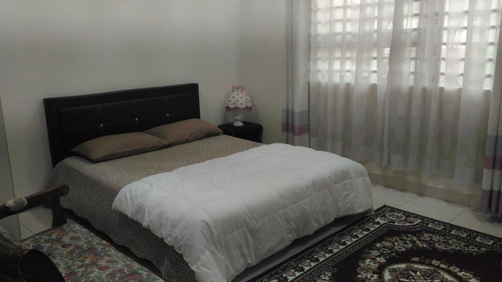 Kenanga Homestay Nilai Luaran gambar