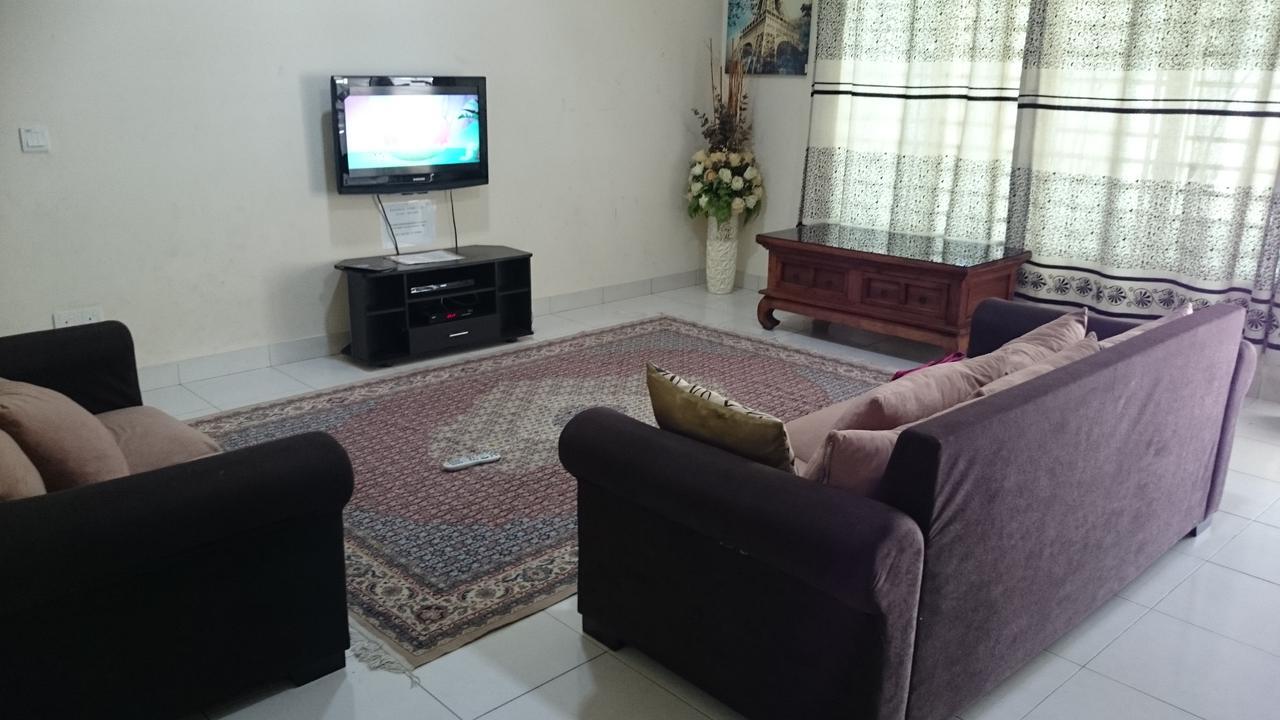 Kenanga Homestay Nilai Luaran gambar