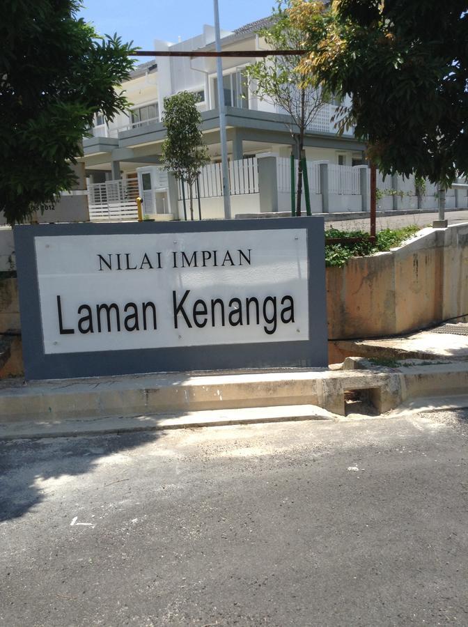 Kenanga Homestay Nilai Luaran gambar